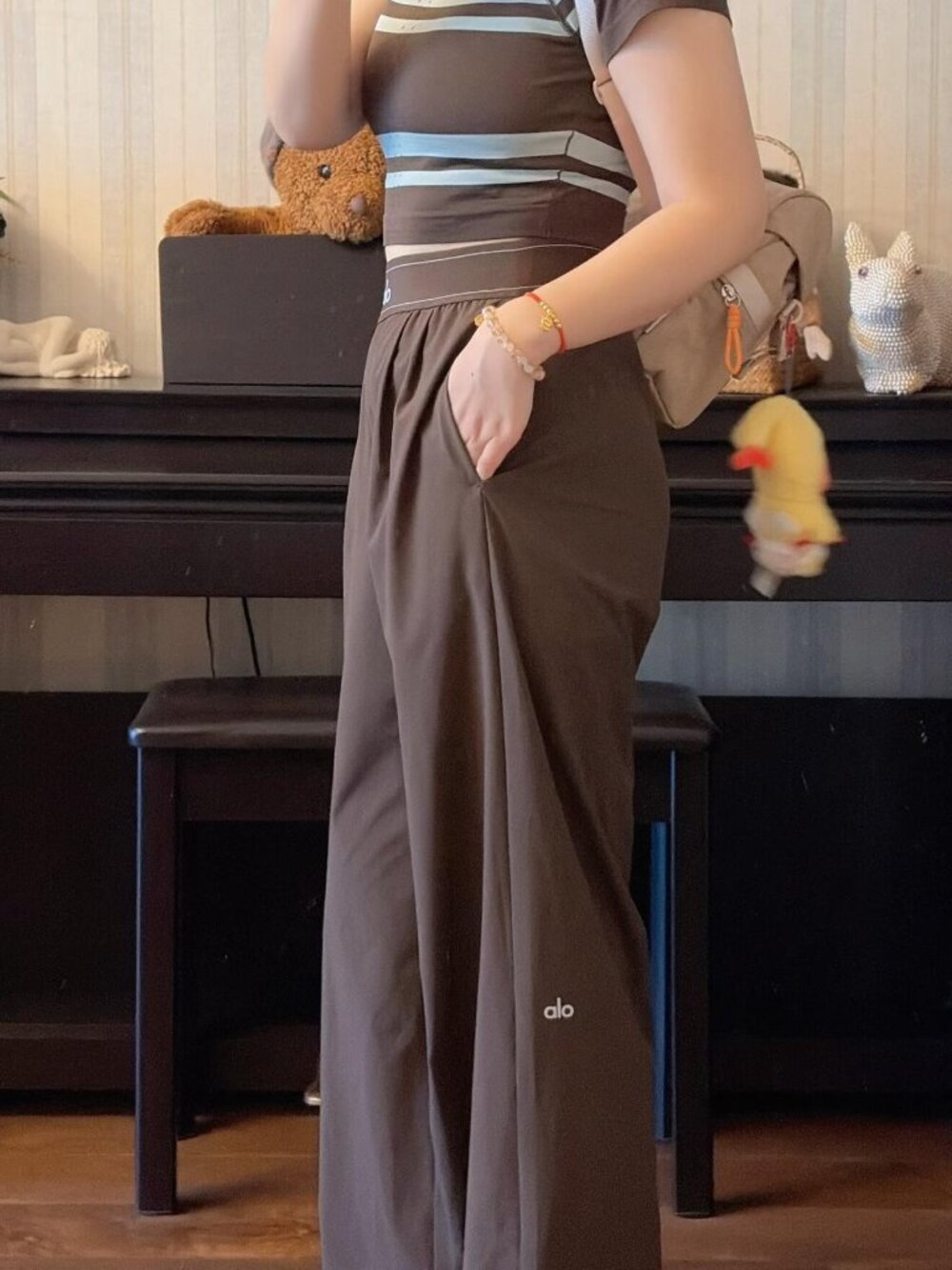 Brand New Espresso ALO Yoga Suit Up Pants🍩Regular Fit Women's 30" Inseam - Picture 9 of 11